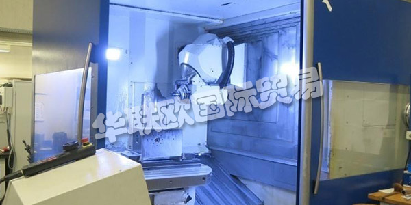 KEMMERICH現(xiàn)位于萊茵河畔的萊茵河畔蒙海姆，緊鄰科隆和杜塞爾多夫的交易會城市及其機場。在那里，大量的傳統(tǒng)以及CNC / PLC控制的金屬加工和加工機床總是可以在2200平方米的加熱展覽區(qū)觀看和演示。