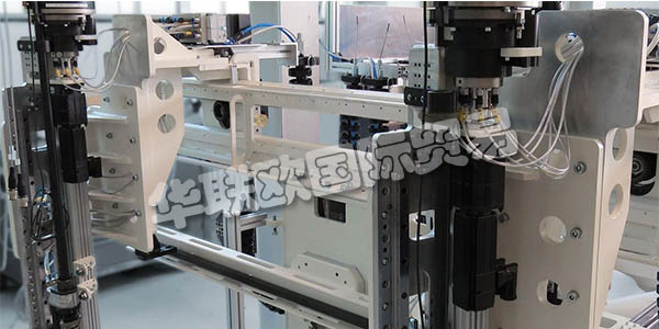 德國DURR品牌的產品主要有：DURR清洗機,DURR壓縮機，壓力容器，輸送機，過濾板，消音器，密封機器人等。