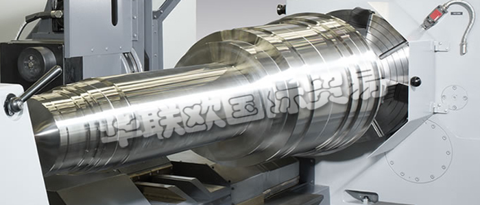 HERKULES車床是集100多年的機(jī)床制造經(jīng)驗、可靠性及應(yīng)用考量與最先進(jìn)技術(shù)相結(jié)合的結(jié)果。HERKULES提供各種加工直徑和重量的重型車床，可完成工件直徑從幾厘米，重量幾公斤到直徑3米，重量400噸的加工任務(wù)。HERKULES可提供各種范圍的輥環(huán)高精度車削和修磨的解決方案。